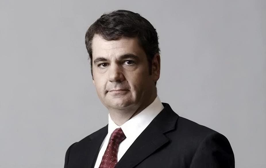 Live piano performance from industry legend Glenn Ackerley